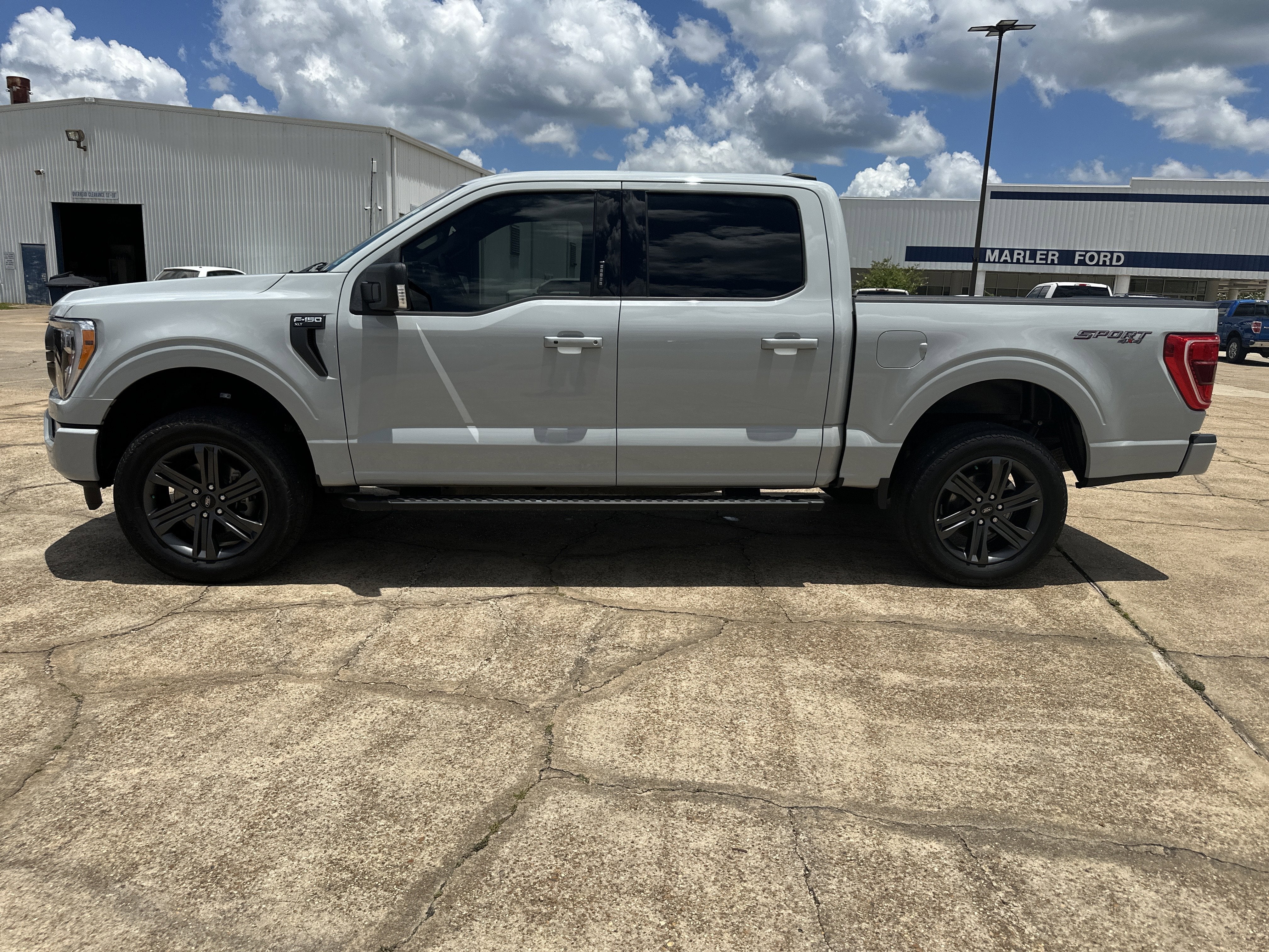 2023 Ford F-150 Base