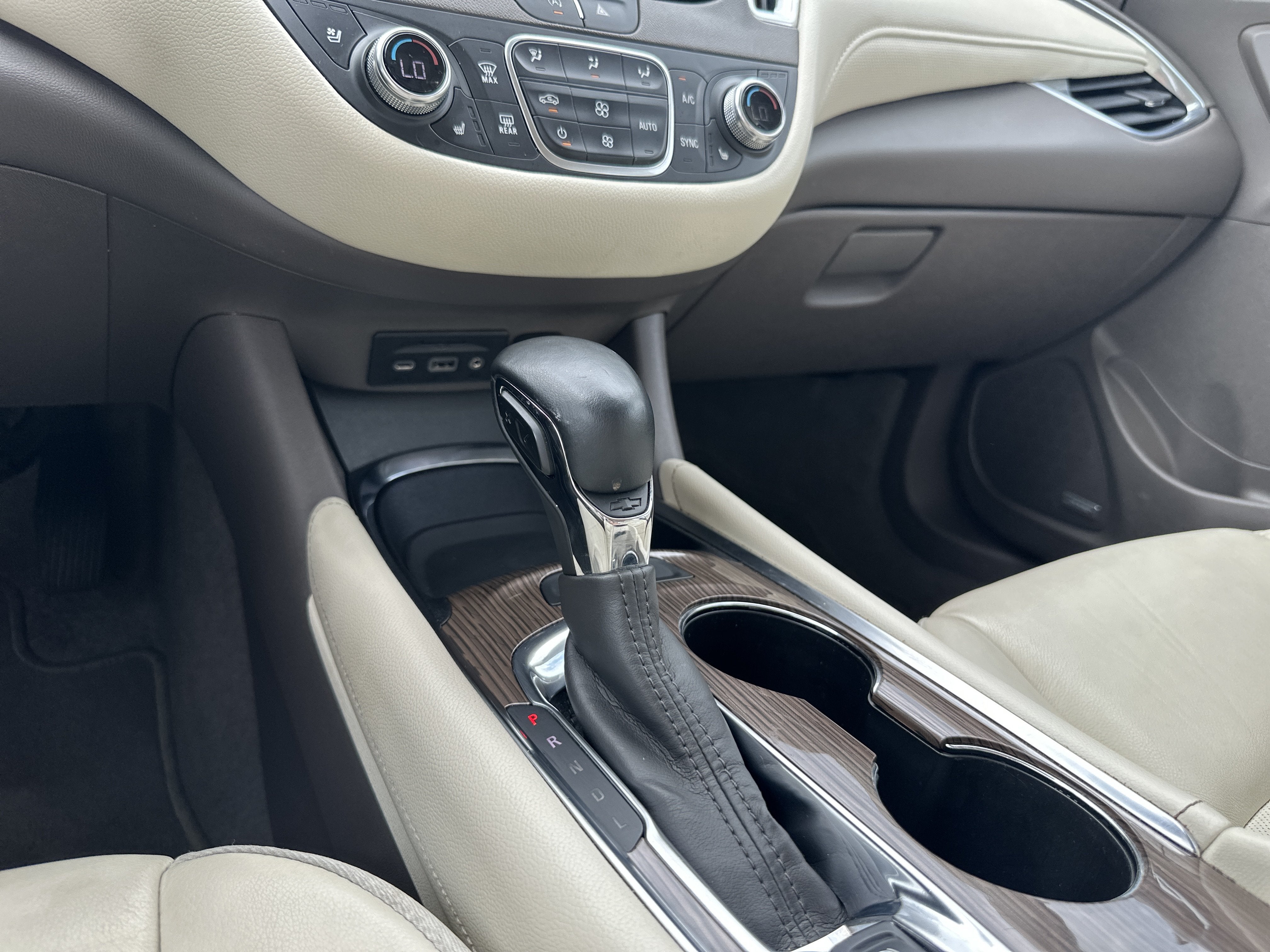 2024 Chevrolet Malibu LT w/2LT