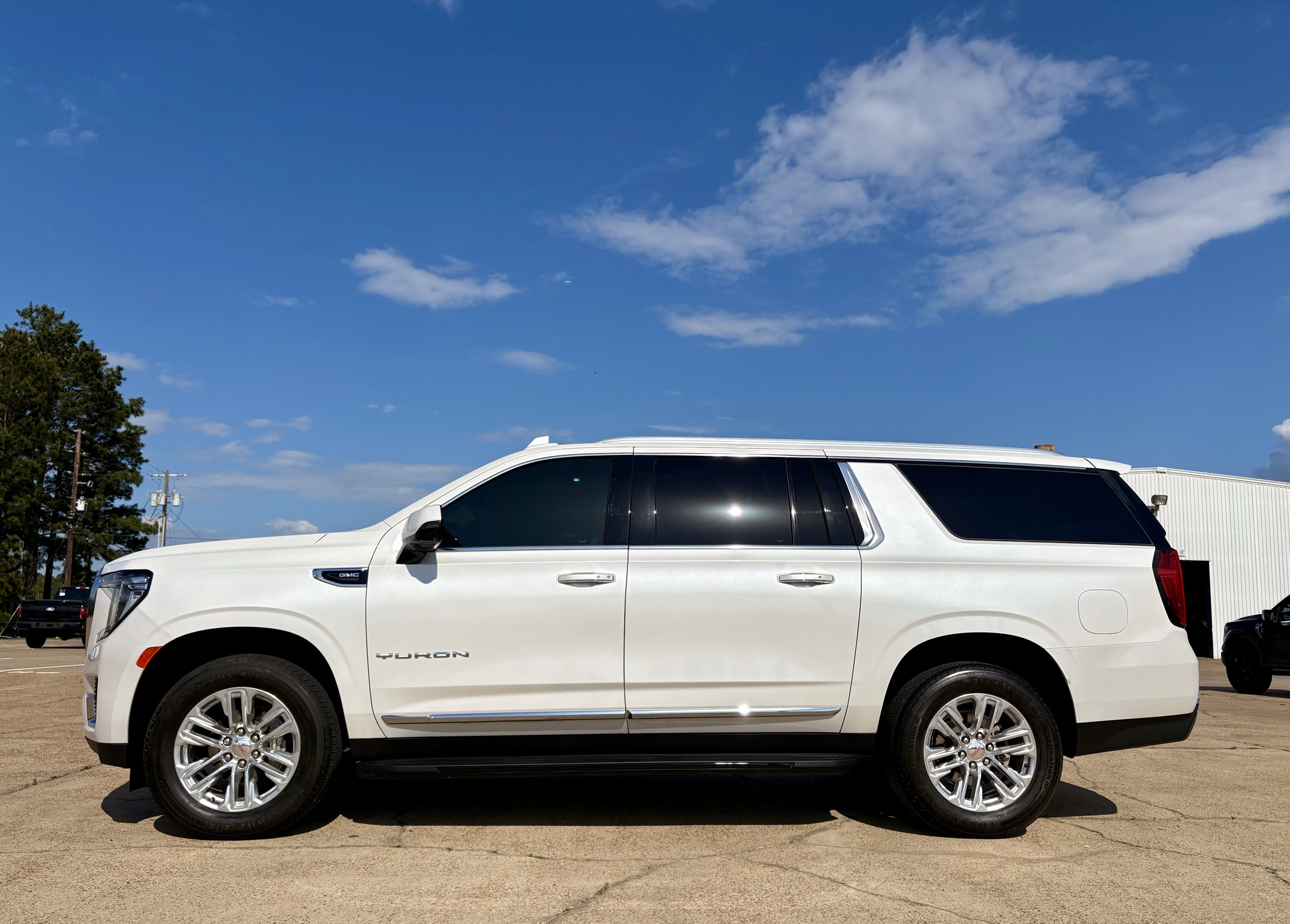 2024 GMC Yukon 2WD SLT's photo