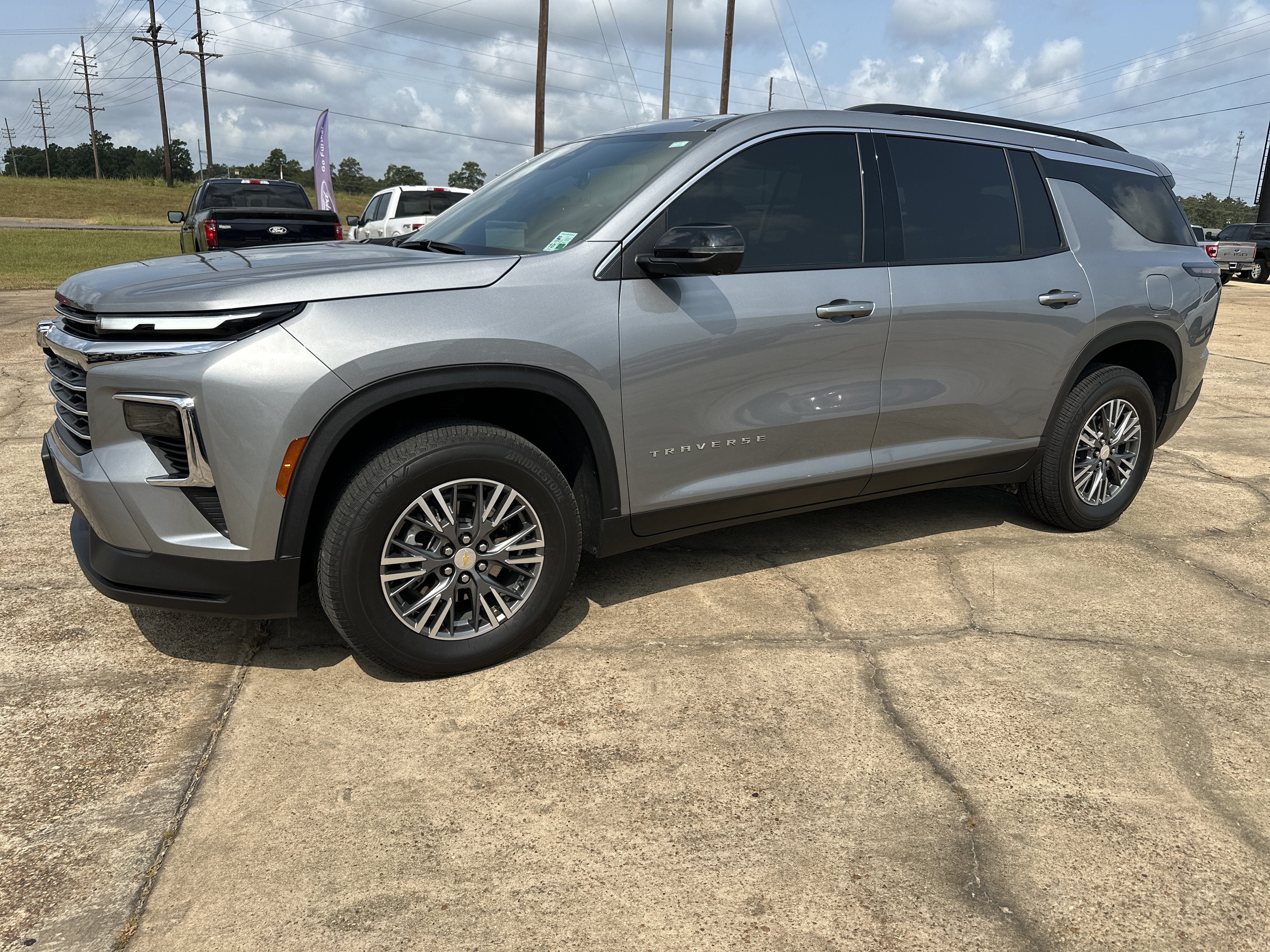 2024 Chevrolet Traverse LT