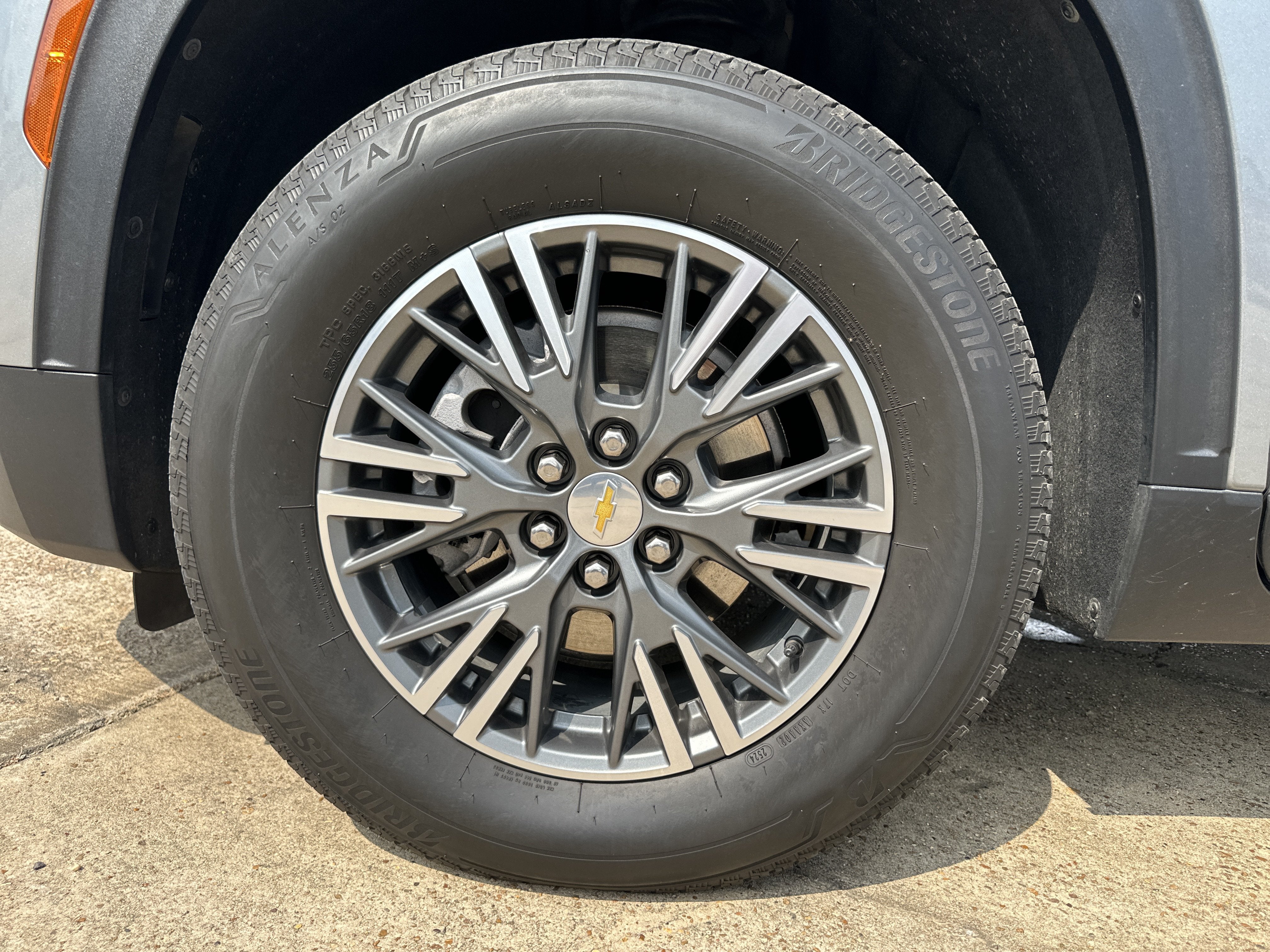 2024 Chevrolet Traverse LT
