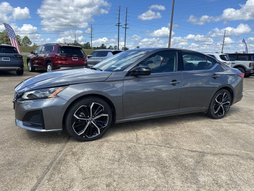 2025 Nissan Altima SR