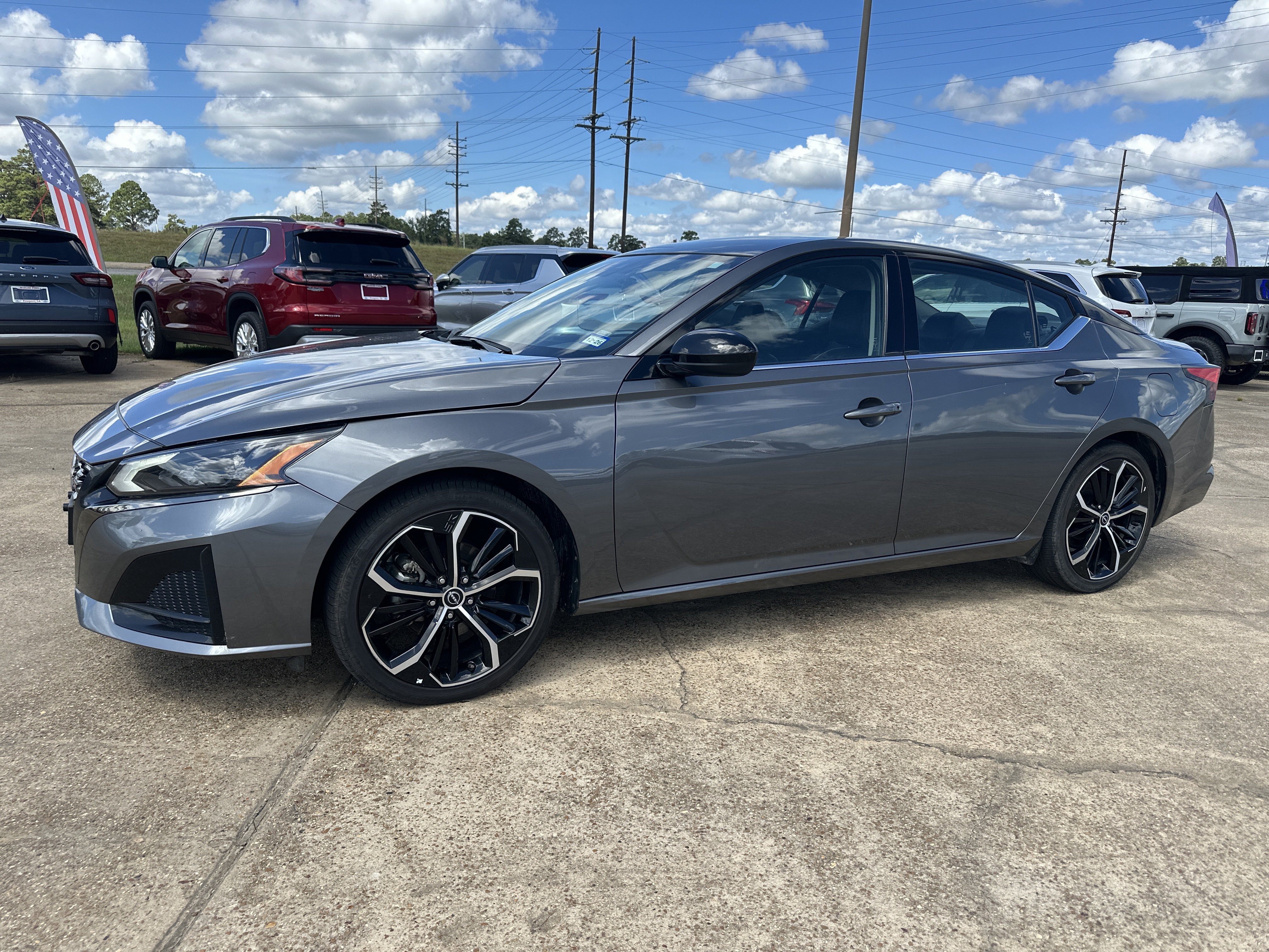 2025 Nissan Altima SR