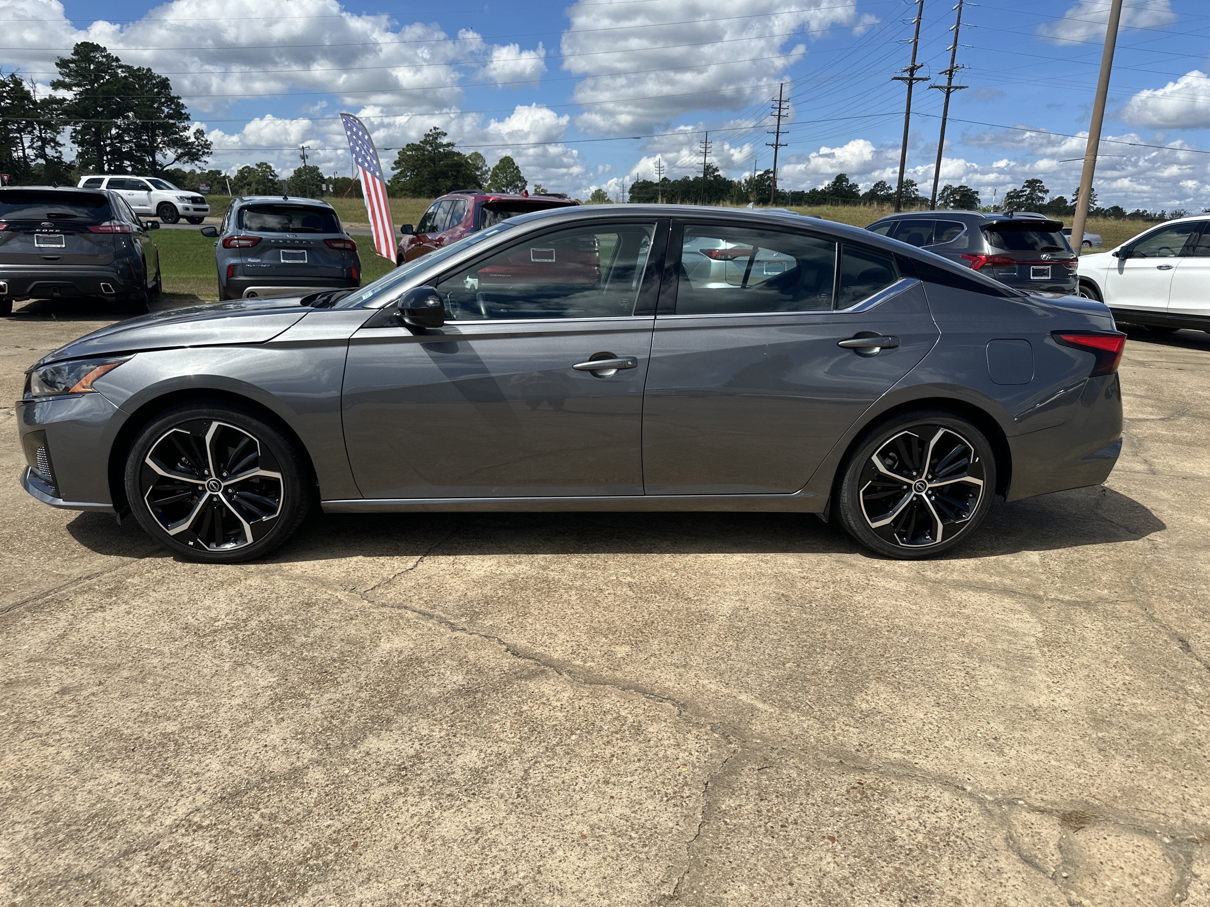 2025 Nissan Altima SR