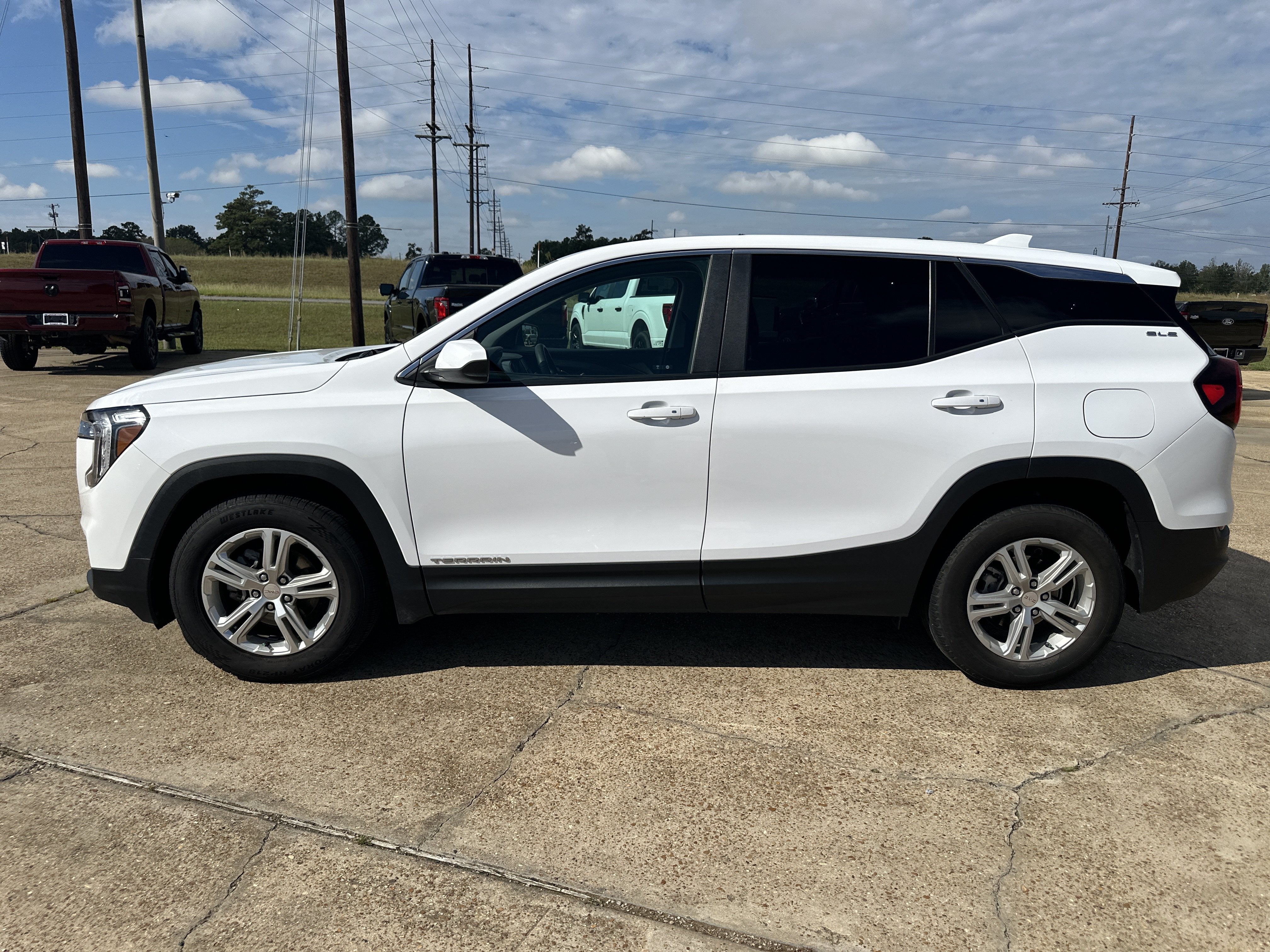 2024 GMC Terrain SLE