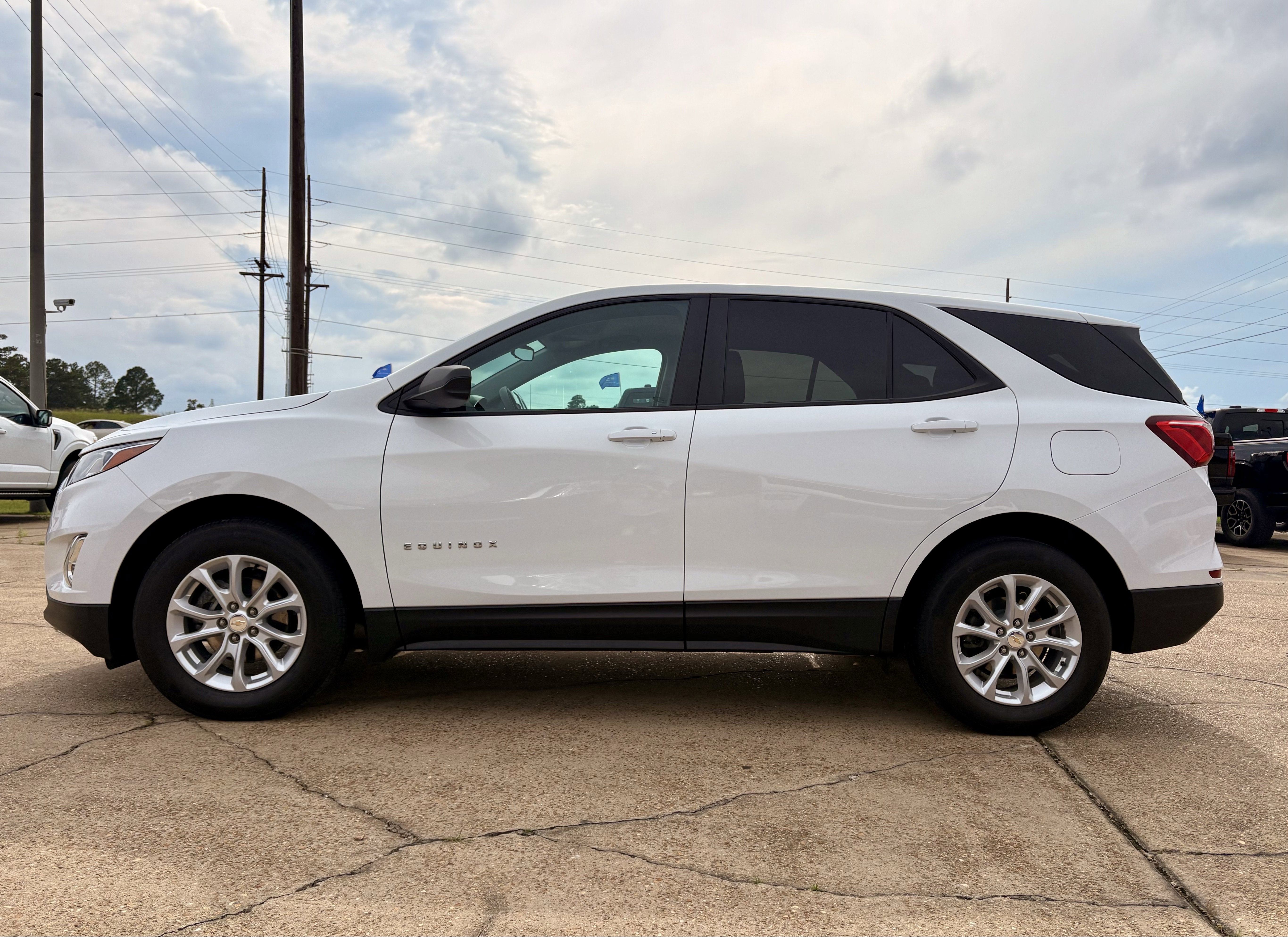 2021 Chevrolet Equinox LS's photo
