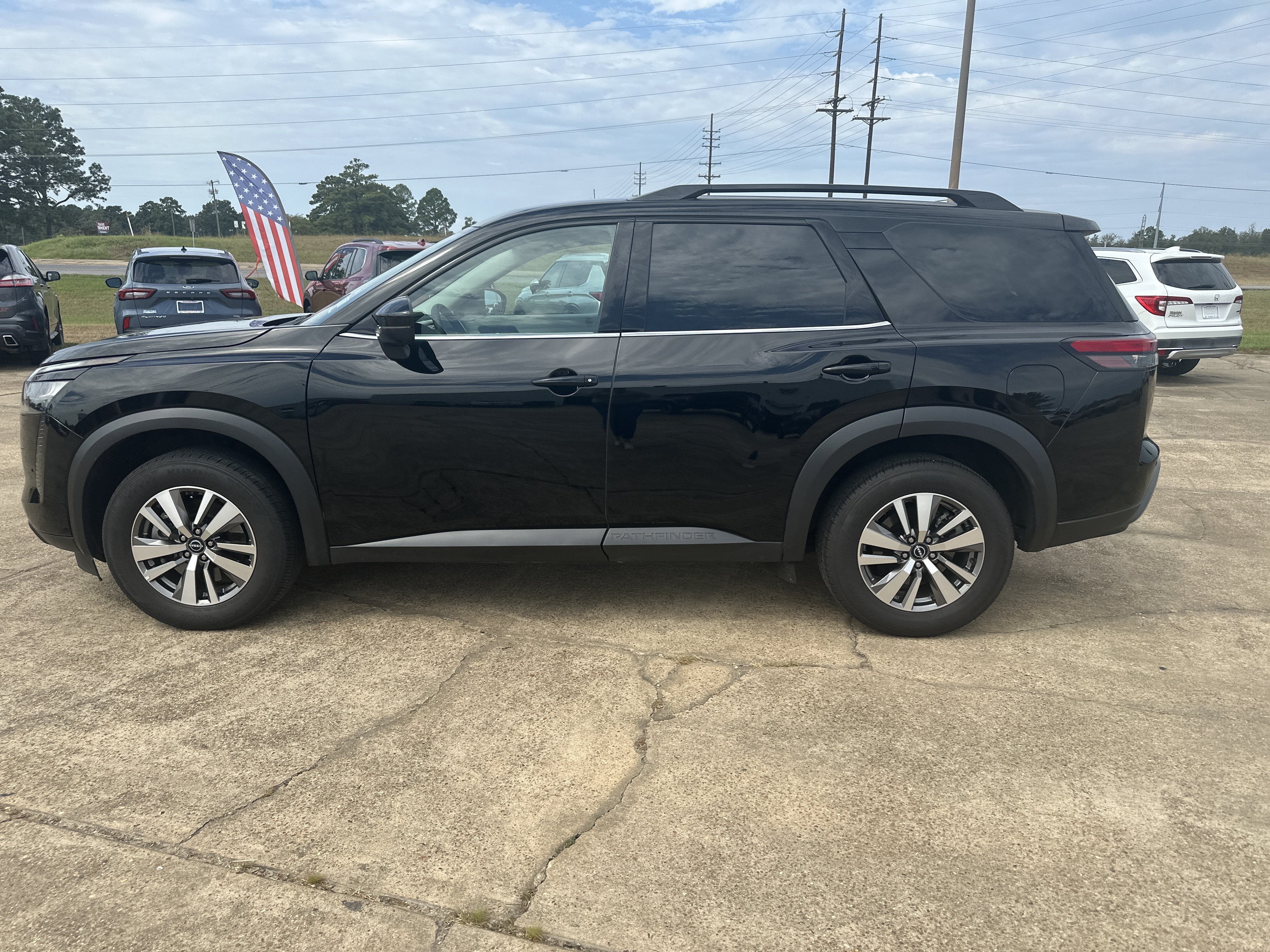 2026 Nissan Pathfinder SL