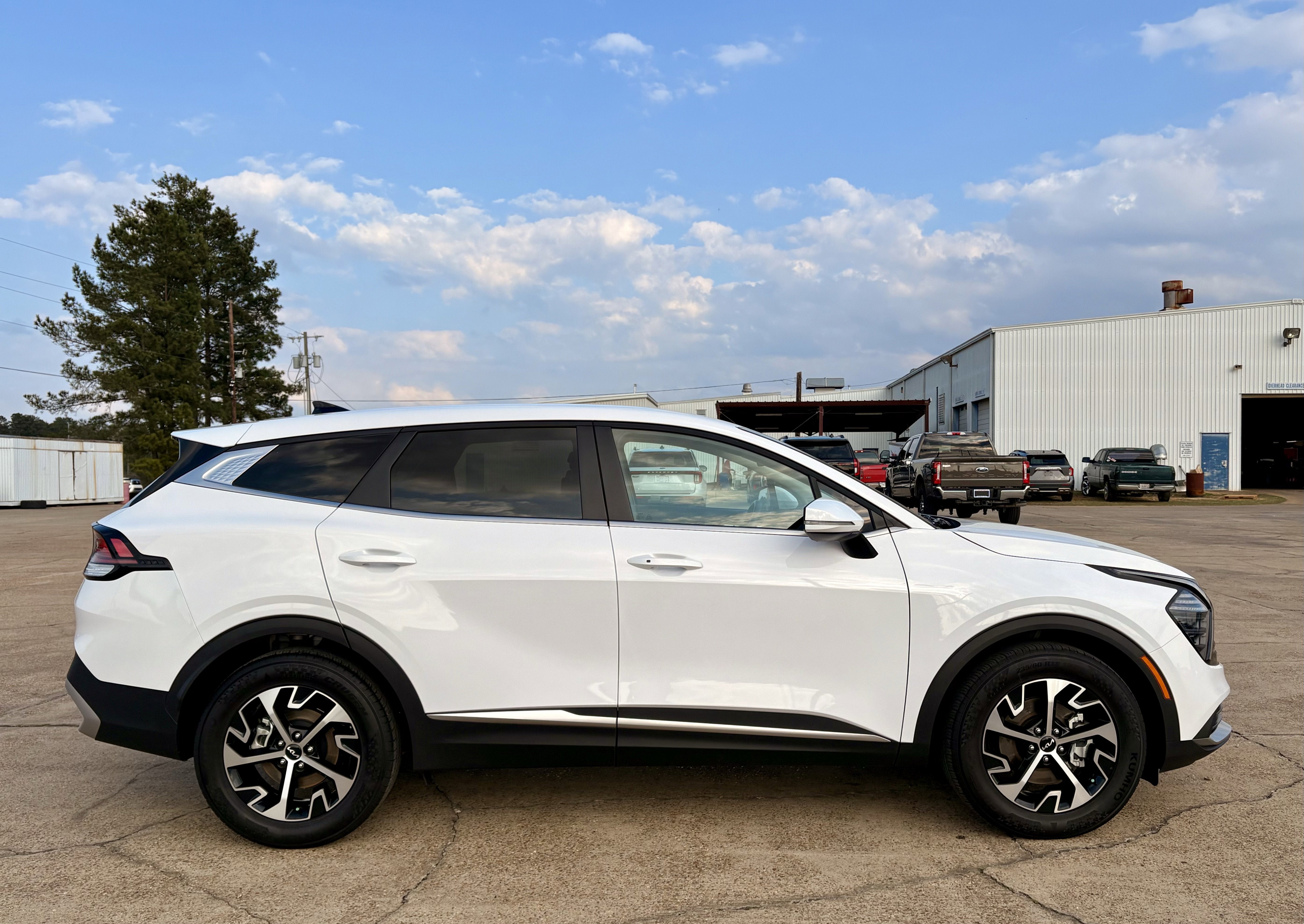 2025 Kia Sportage EX