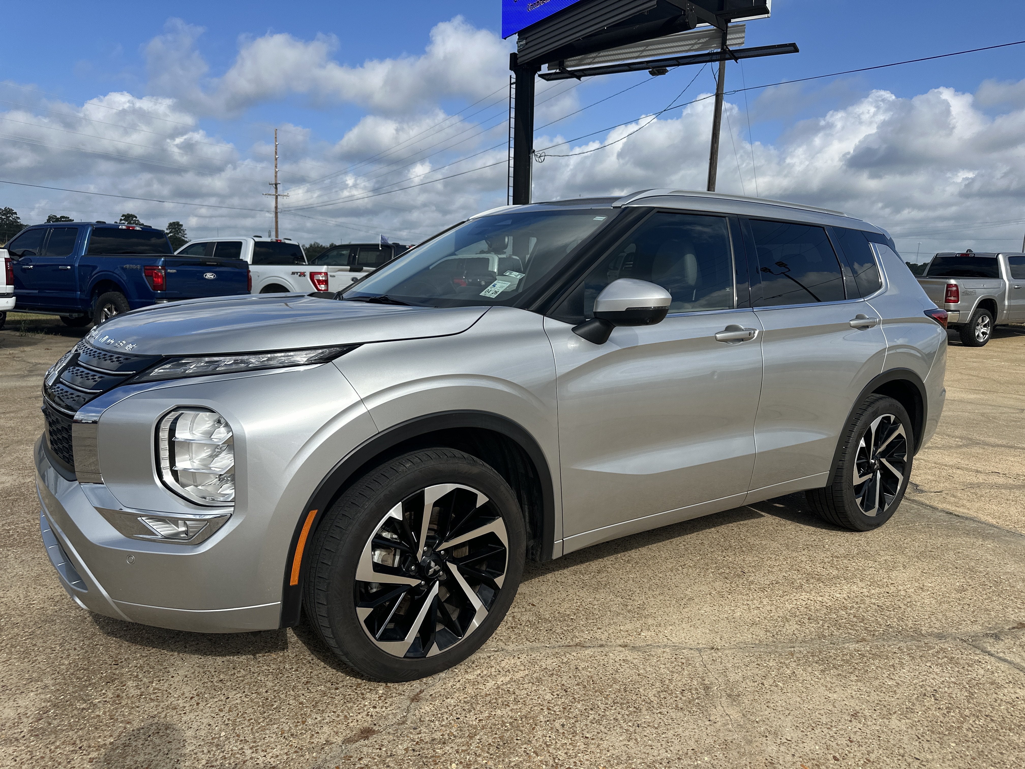 2024 Mitsubishi Outlander SEL
