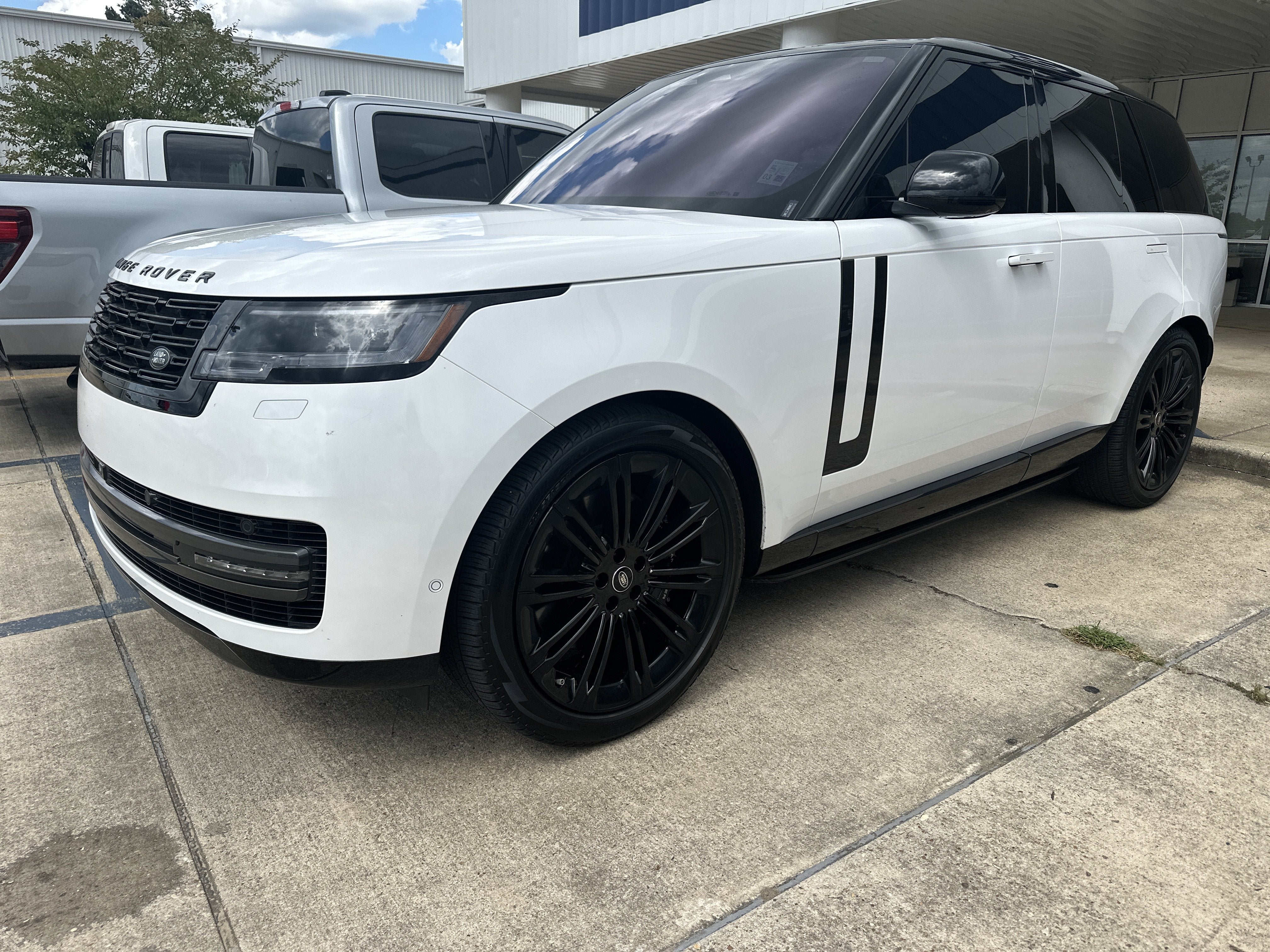 2023 Land Rover Range Rover P530 SE